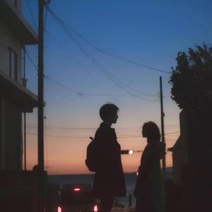 美女老师用丝袜踩我的🐔出精子的照片
